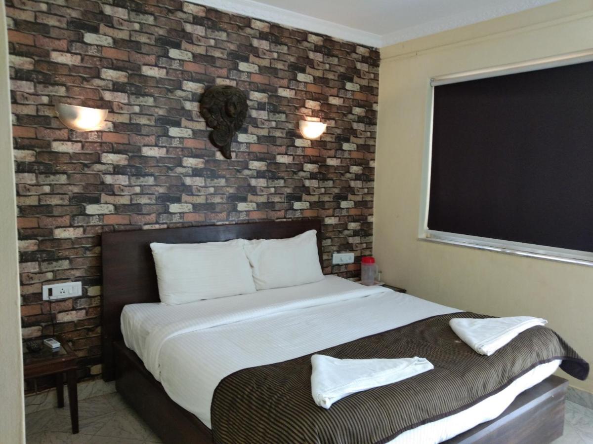 Hotel Lucky Star 콜바 외부 사진